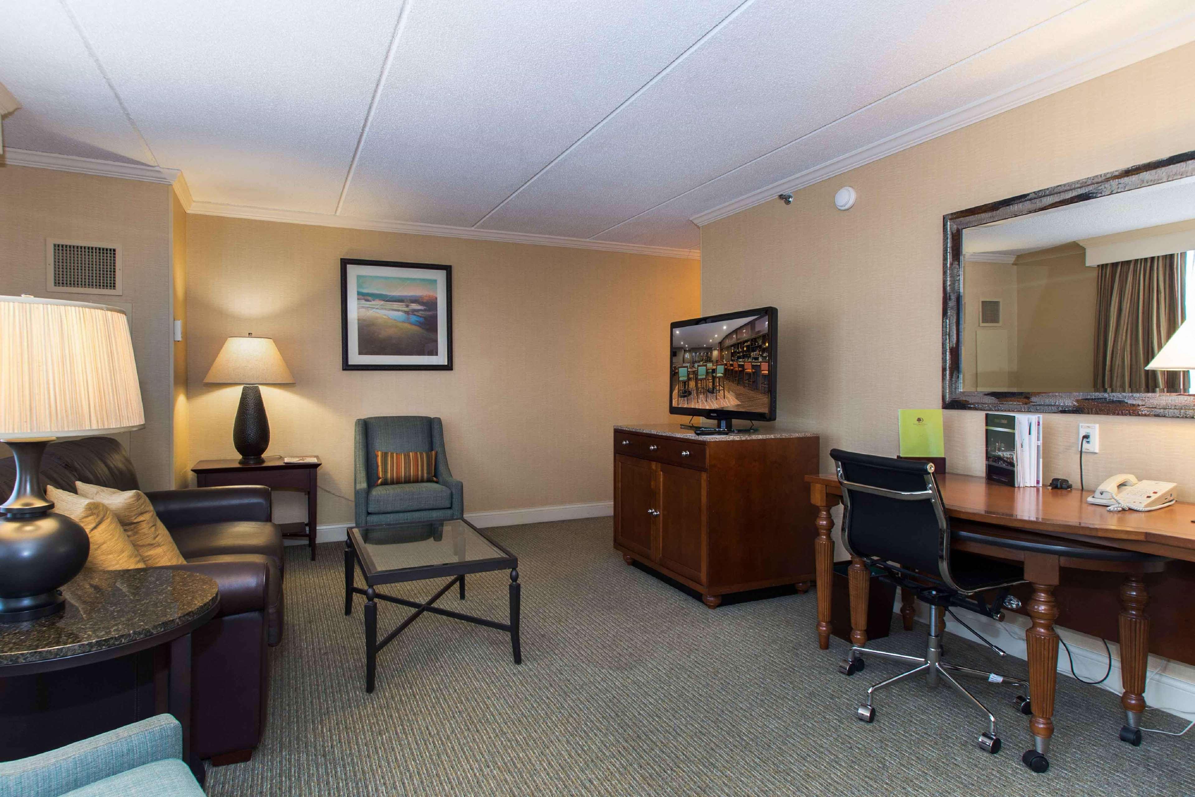 Doubletree By Hilton Cleveland East Beachwood Eksteriør billede