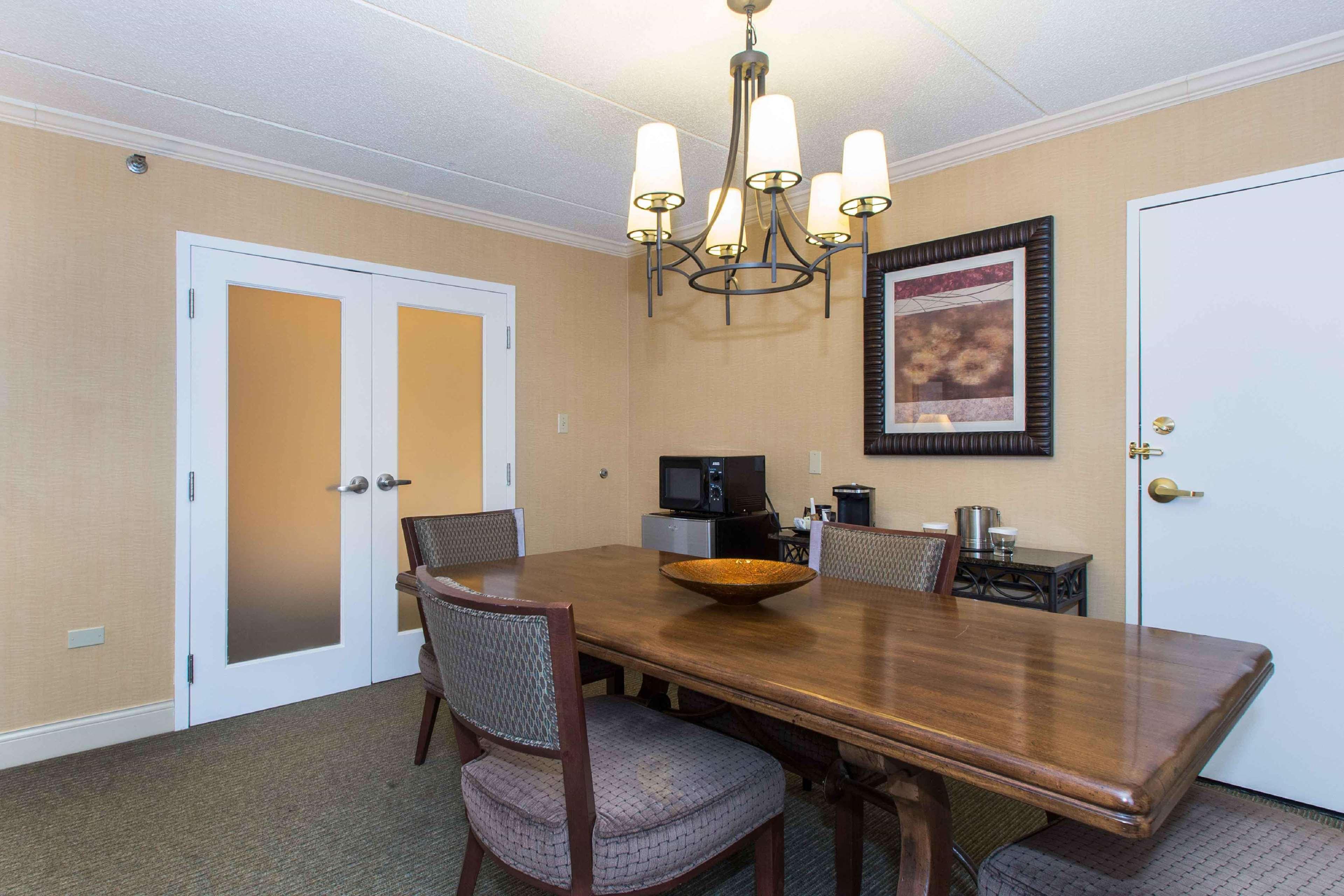 Doubletree By Hilton Cleveland East Beachwood Eksteriør billede