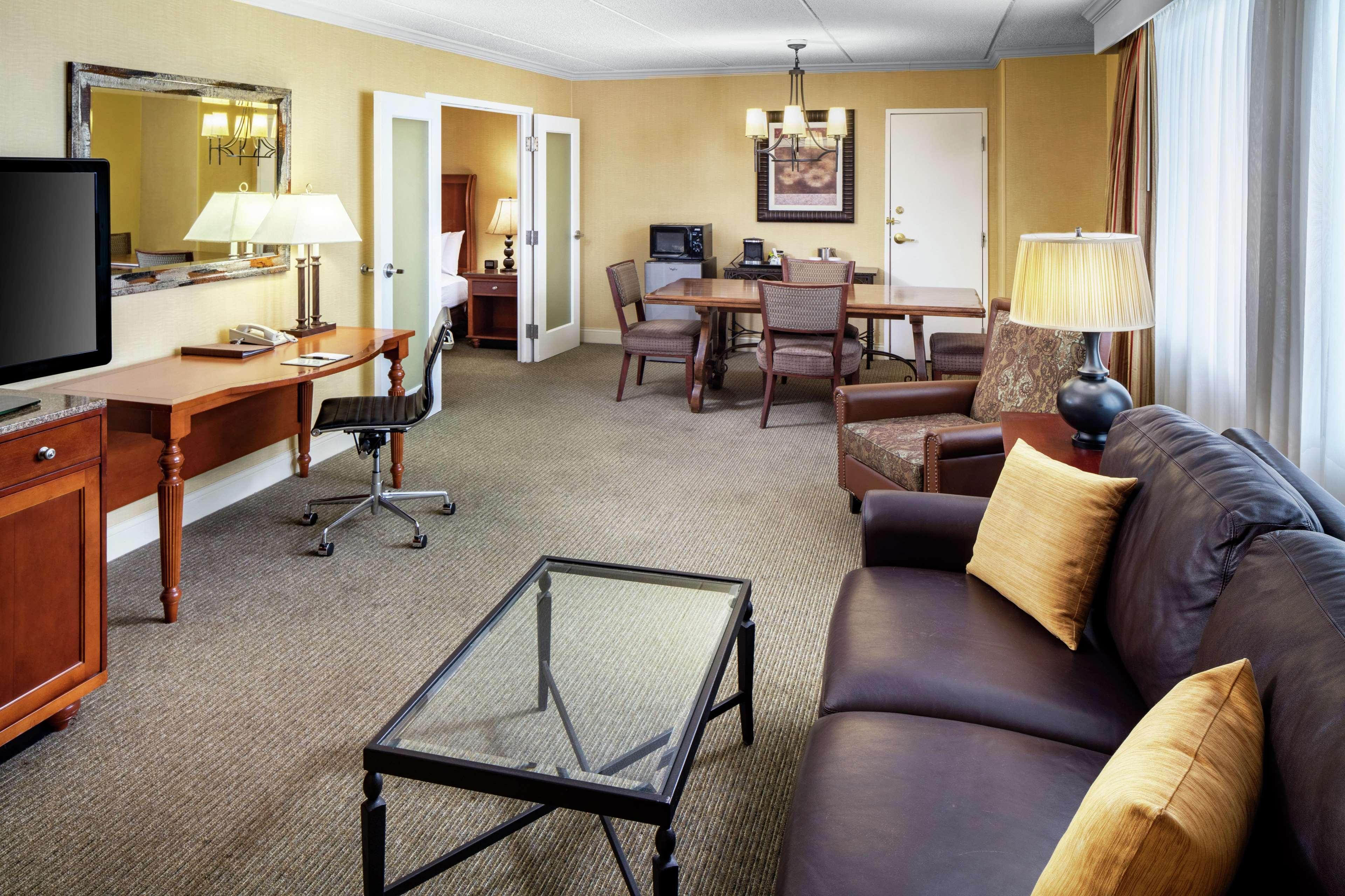 Doubletree By Hilton Cleveland East Beachwood Eksteriør billede