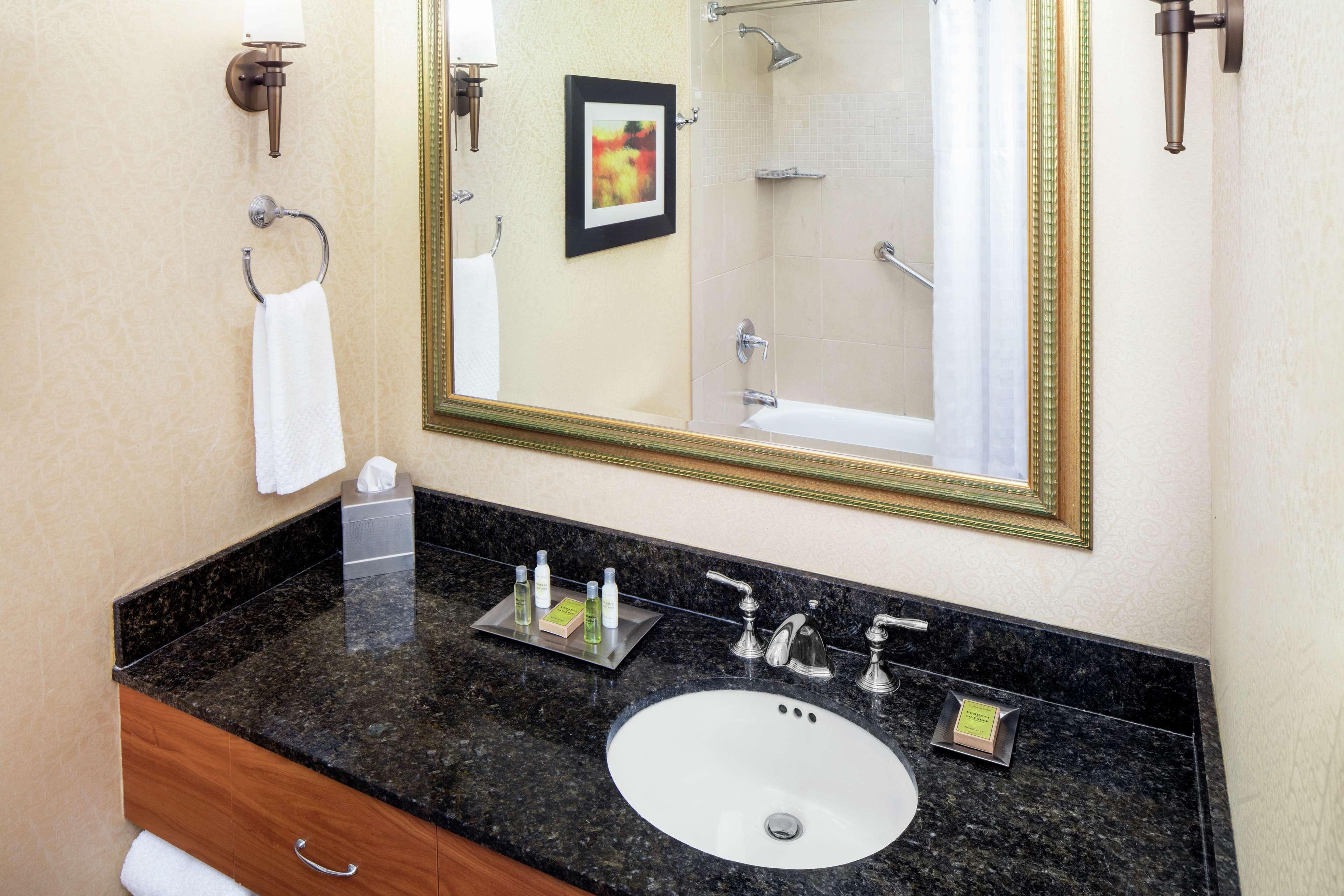 Doubletree By Hilton Cleveland East Beachwood Eksteriør billede