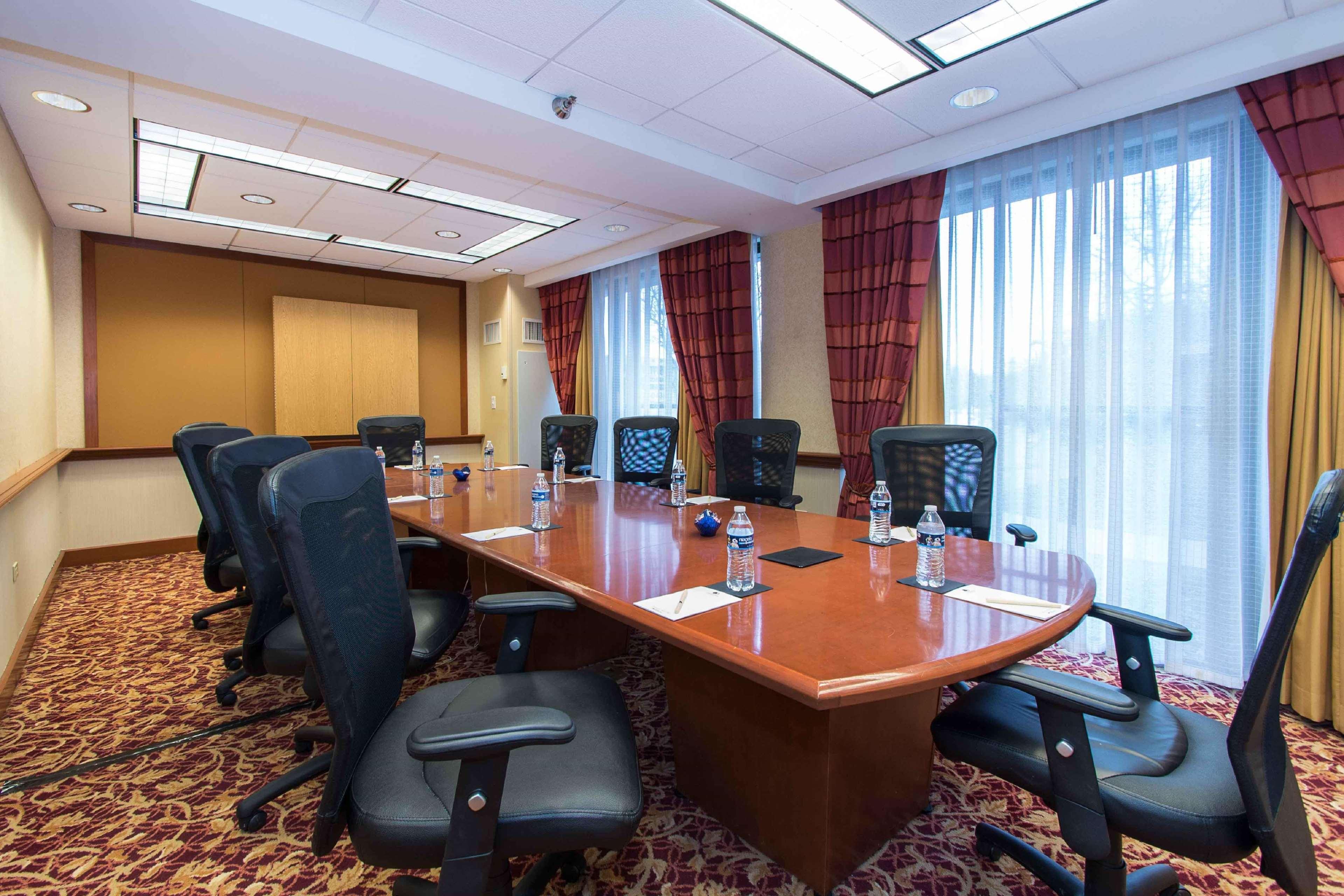 Doubletree By Hilton Cleveland East Beachwood Eksteriør billede