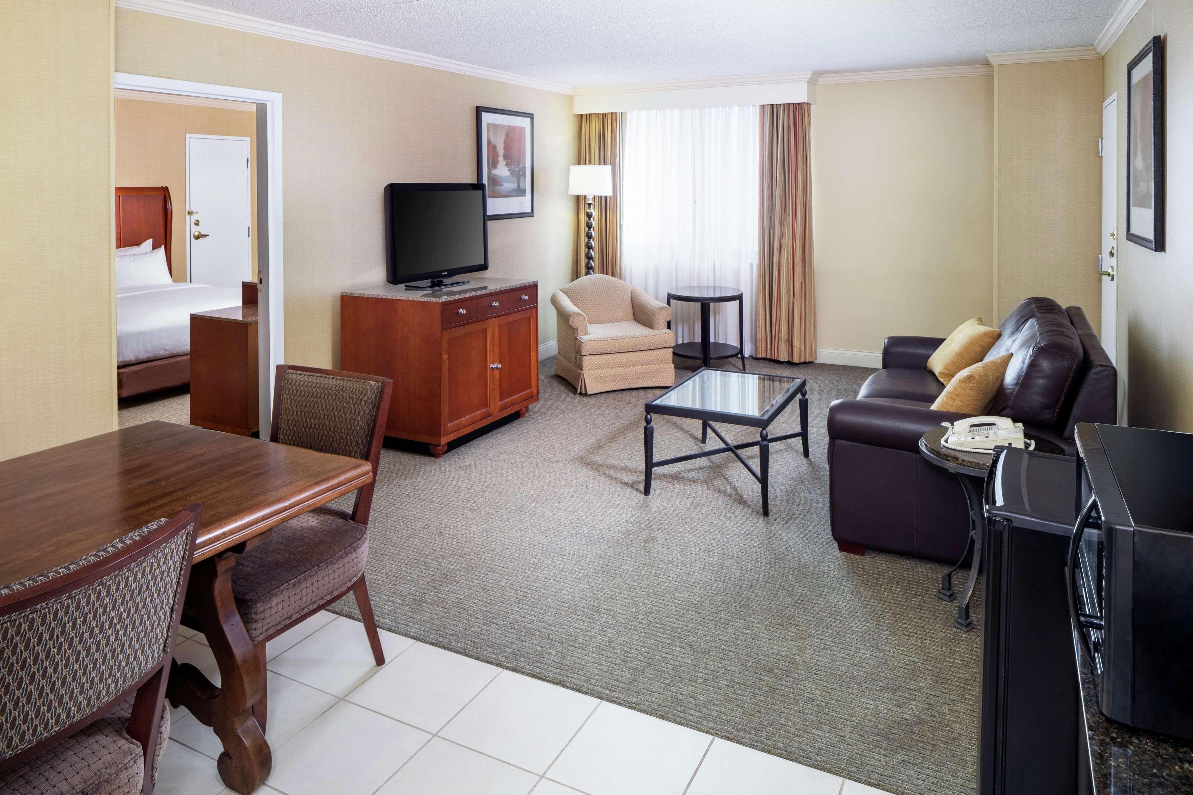 Doubletree By Hilton Cleveland East Beachwood Eksteriør billede