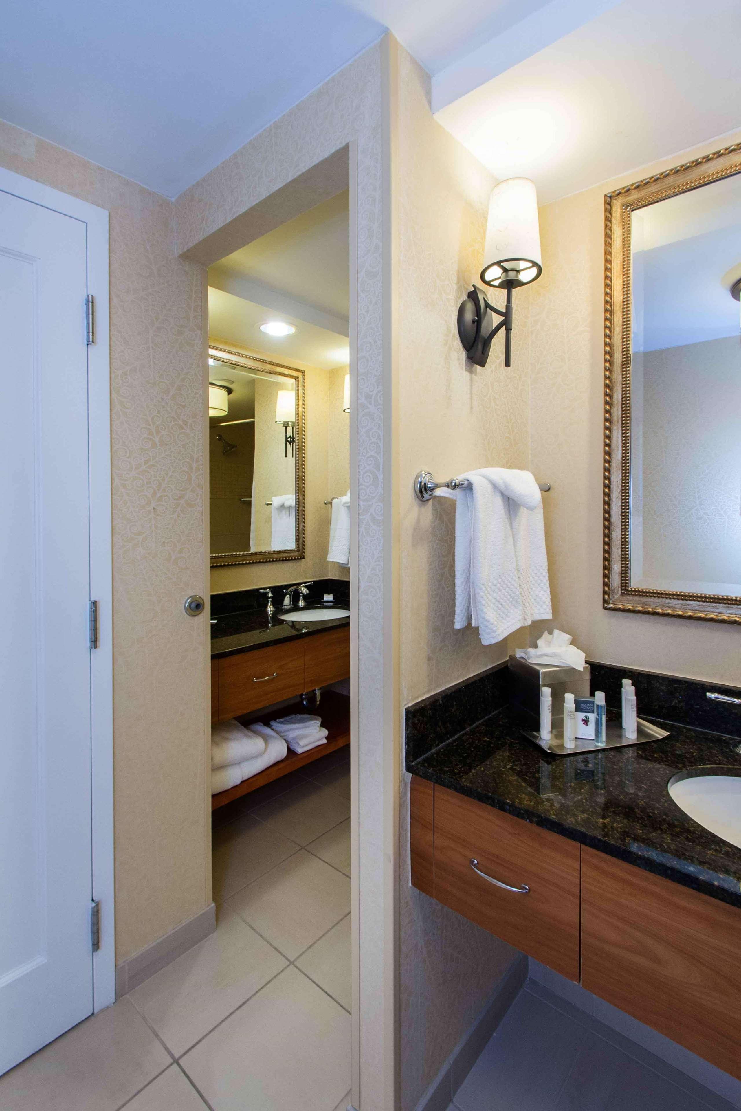 Doubletree By Hilton Cleveland East Beachwood Eksteriør billede