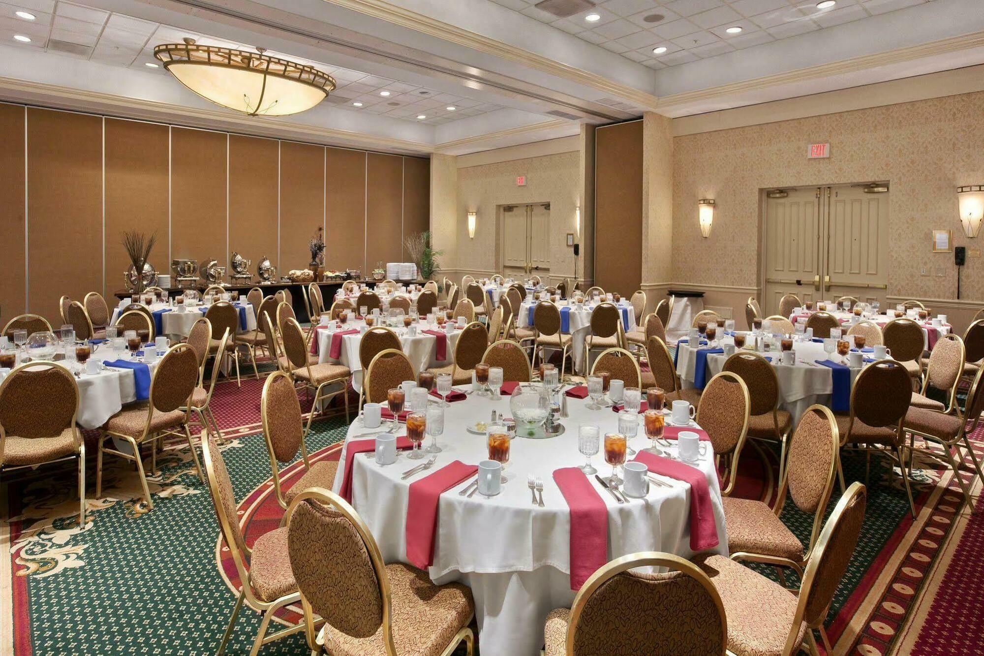Doubletree By Hilton Cleveland East Beachwood Restaurant billede